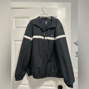 Men’s Nike windbreaker.
